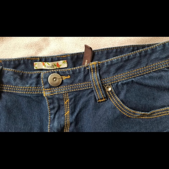Ochirly Jean Shorts - Picture 5 of 9